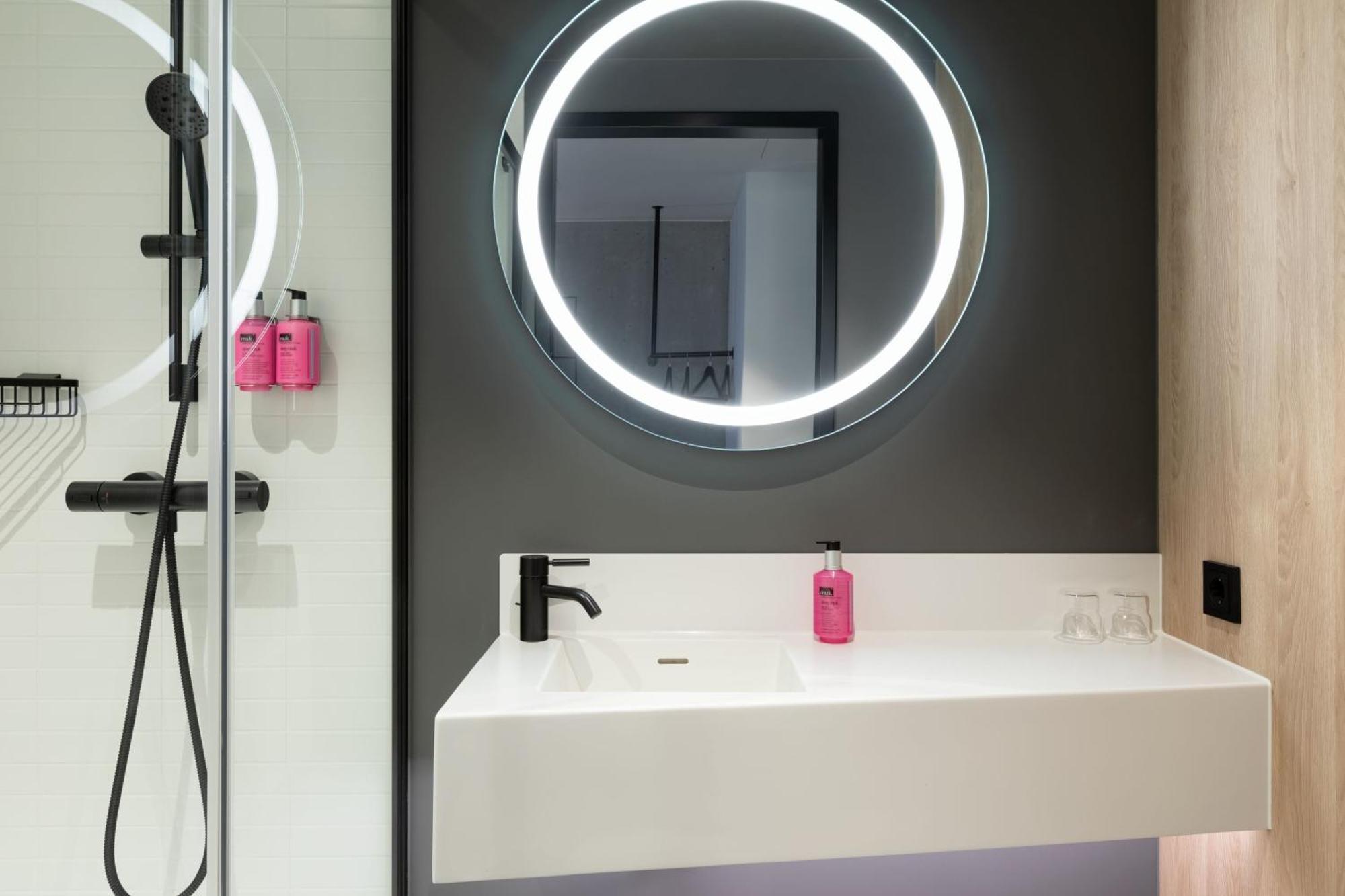 Moxy Outletcity Metzingen Metzingen  Eksteriør bilde